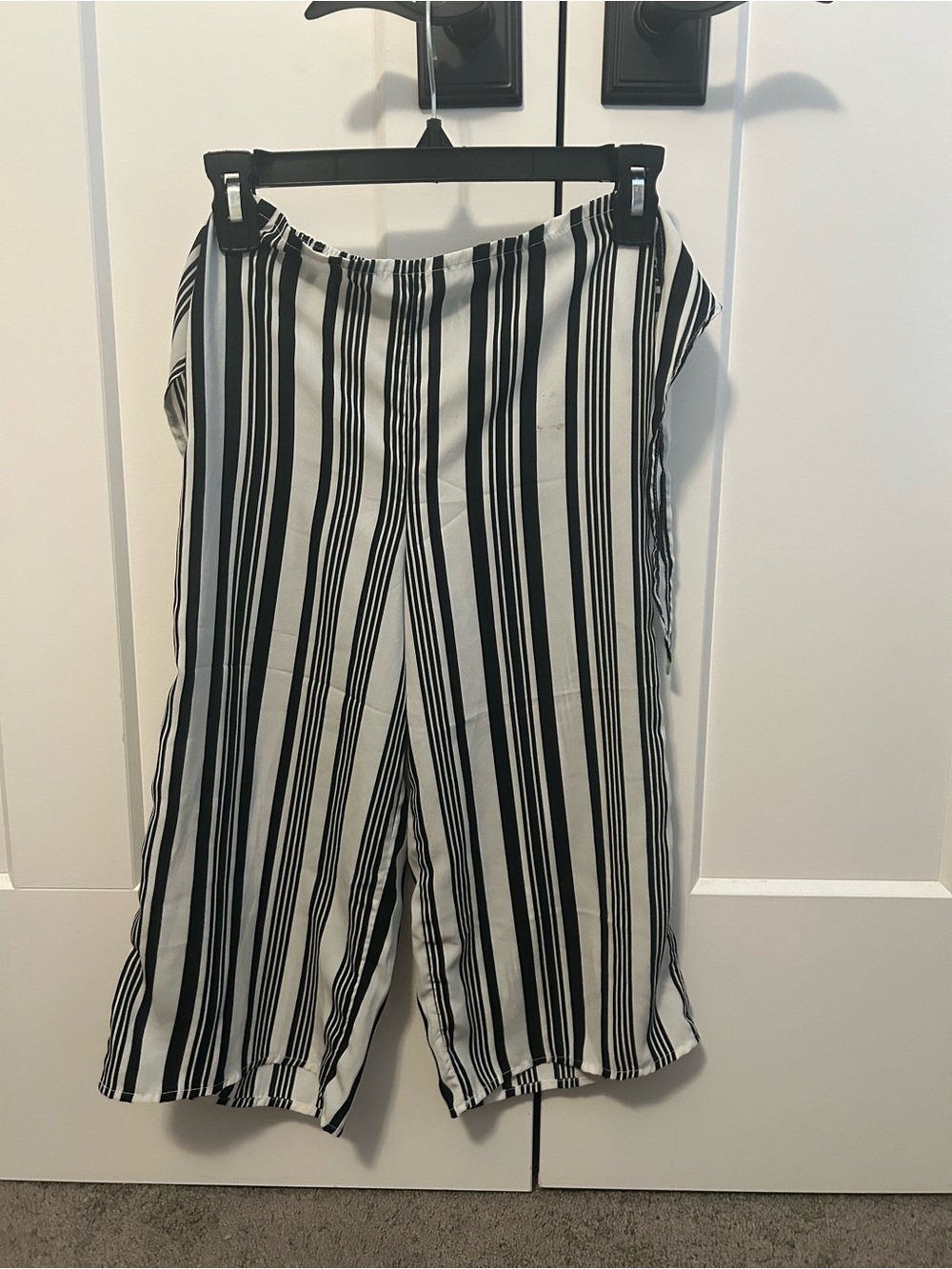 Takara Black and White Striped Wide-Leg Cropped Pants